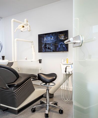 Behandlungsraum Zahnarzt Dr. Sporer